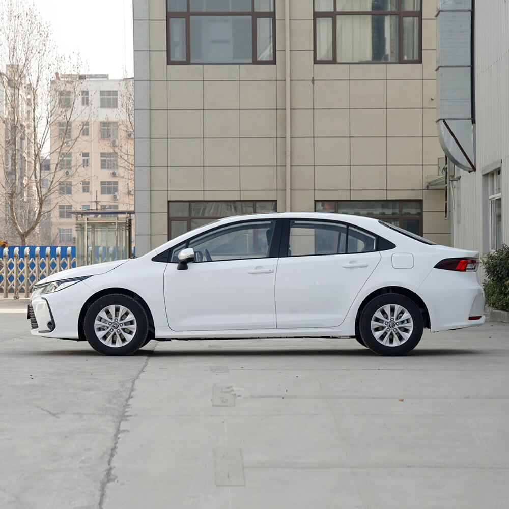 China Factory Toyota Corolla Best Price 2022 2024 Petrol Car For Adults Left Luxury Chinese Car Ga