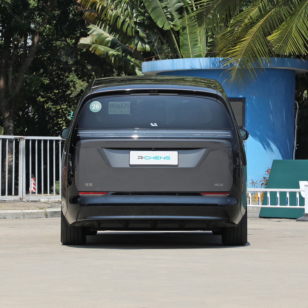 Electric Car Lixiang Mega Ultra MPV 710km Long Range 0.2h Fast Charging 180km/h Max Speed Li Mega Ne